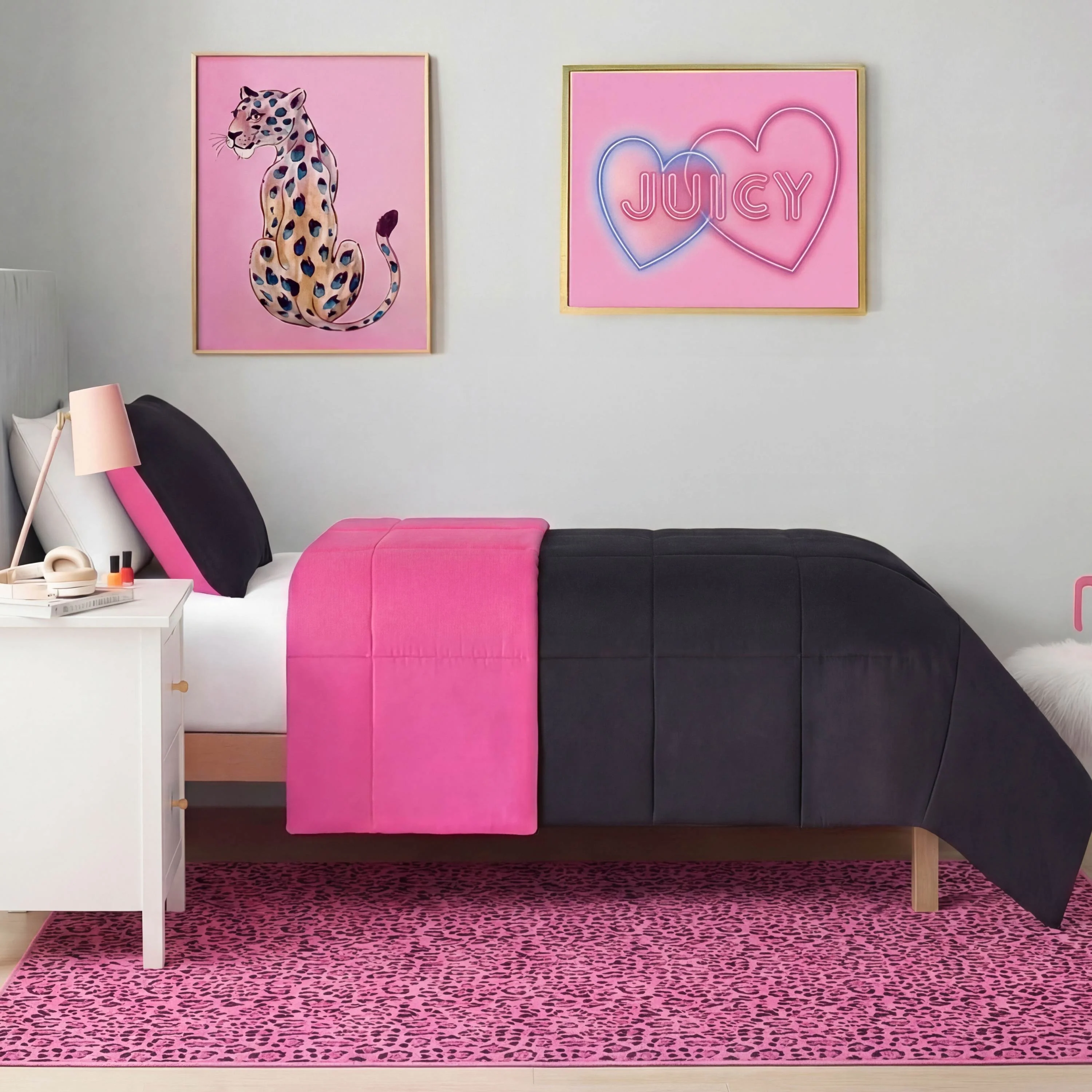 Finely Washable Rug, 5' x 7' - Image 2